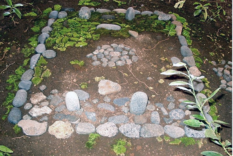 Marae Piihoro, Arue Tahiti. photo Antonio