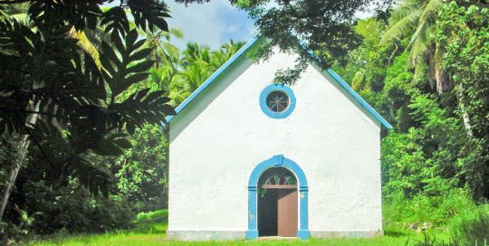 Eglise Saint-Raphael de l'île de Aukena, Gambier 2004 © Tahiti Heritage