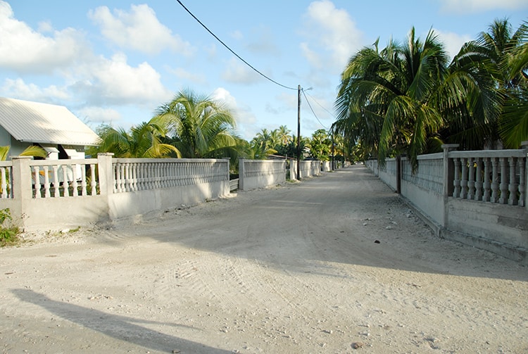 Village de Hikueru, avec ses murs