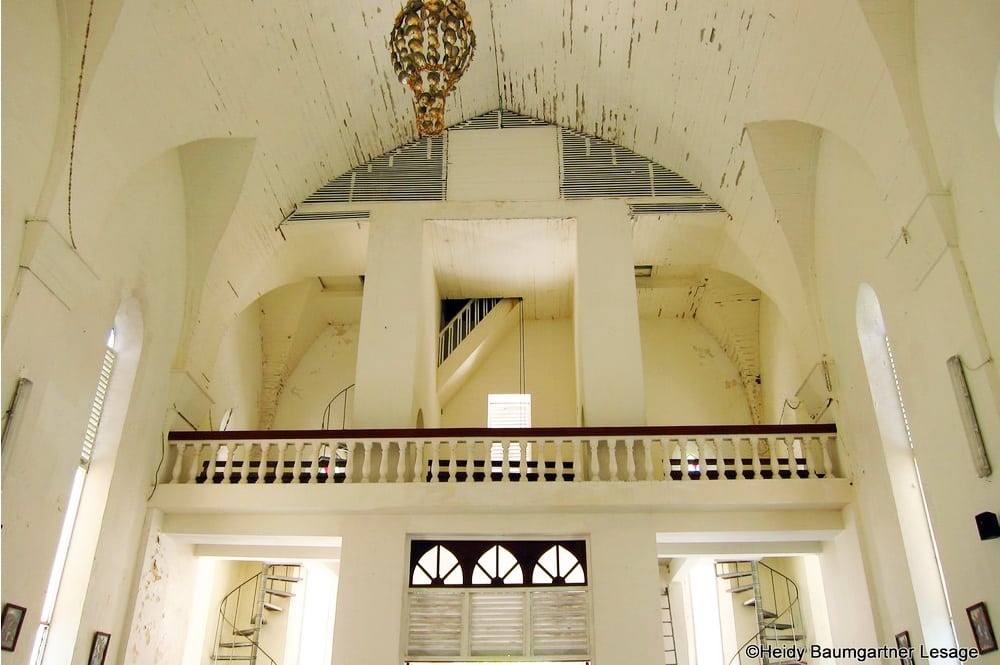 Intérieur de l'église de Makamo. Photo Heidy Baumgartner Lesage