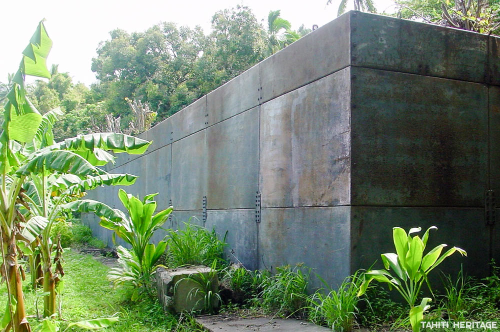 Ancien blockhaus du CEA de Taku à Mangareva en 2002