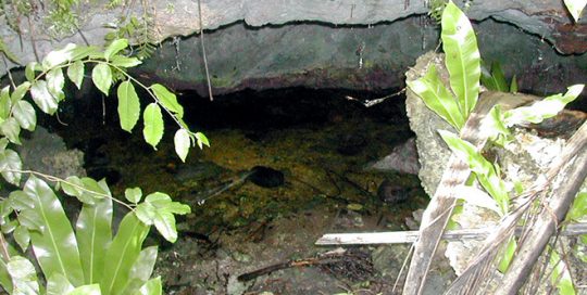 Grotte 1, à Tupana, Niau
