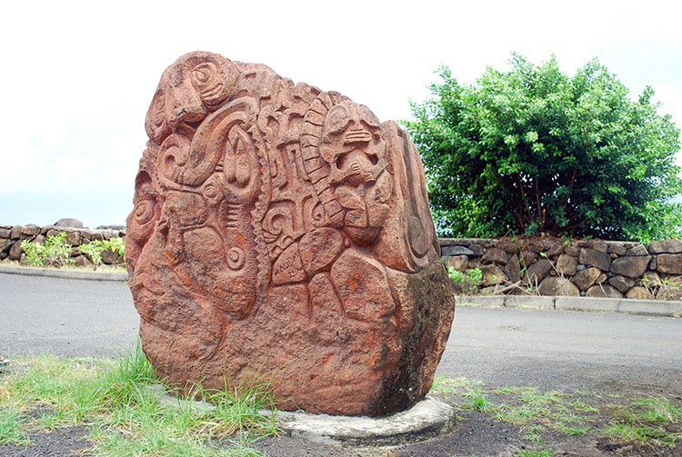 Sculpture de la place Toata, à Papeete