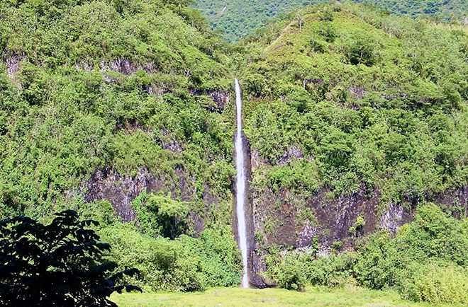Cascade Vainamu de la vallée de Papenoo