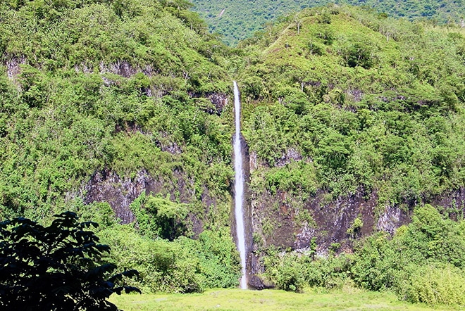 Cascade Vainamu de la vallée de Papenoo