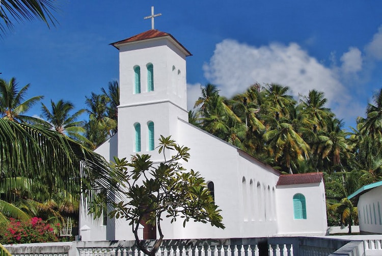 Eglise Saint-Benoit de Pukarua,. Photo Vuillermoz