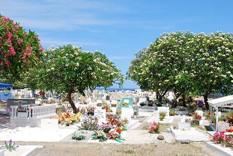 Cimetière de la pointe des pêcheurs à Punaauia © Tahiti Heritage