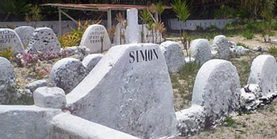 Tombe de Simon Lenoir à Rimatara.