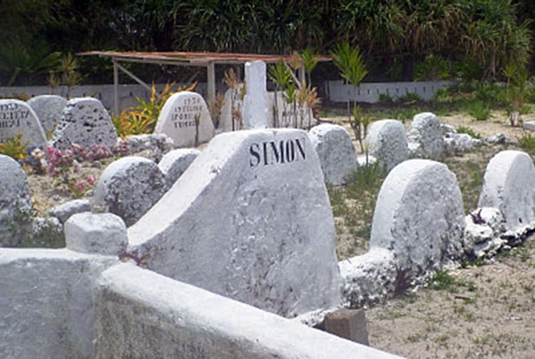 Tombe de Simon Lenoir à Rimatara.