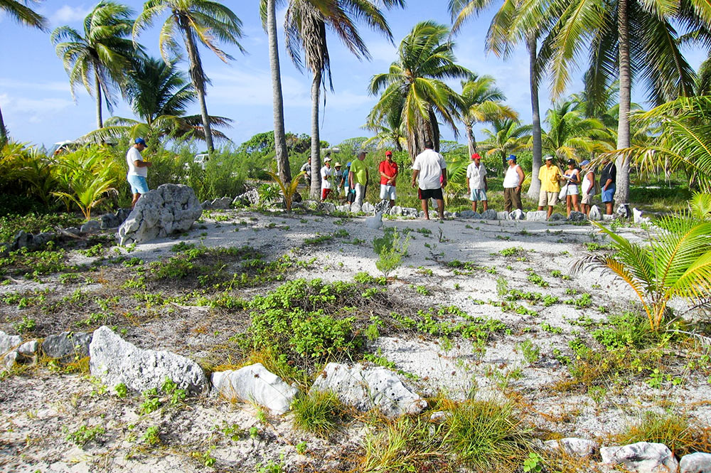Tombes de marins hollandais à Takaroa