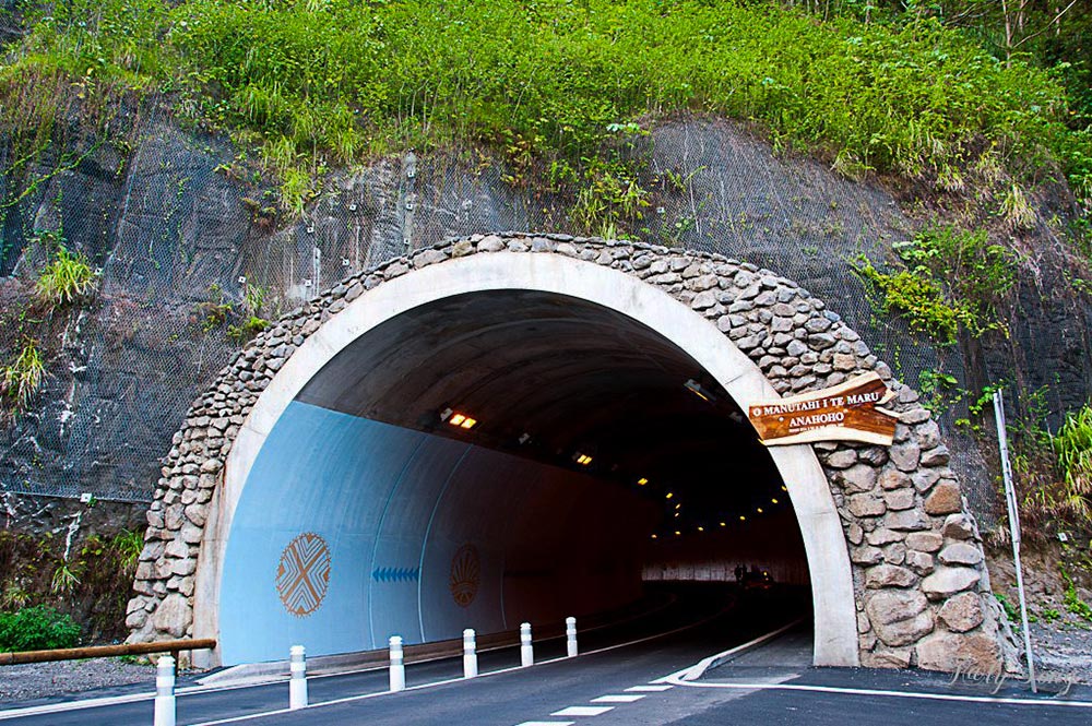 Tunnel Arahoho, à Tiarei, Tahiti. Photo TalySong