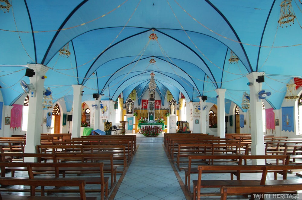 Intérieur de l'église Jean de la Croix de Fakarava. © Tahiti Heritage