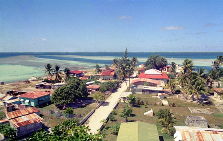 Village de Teavoroa à Takaroa. Photo Rosset