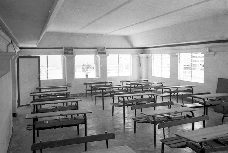 Ecole communale de Katiu en 1967