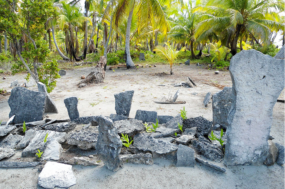 Marae Hivaroa de Niau Tuamotu. Photo Diren / Paul Niva