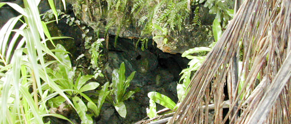 Grotte Vaimarui de Tupana à Niau. Photo Paul Niva