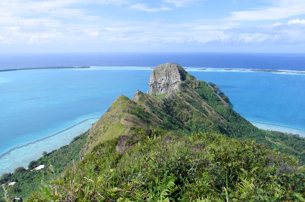 Mont Hiro à Raivavae. Photo Tahiti95