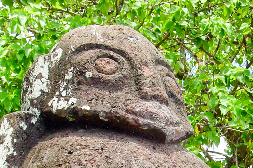 Tête du Tiki de Tunui Salmon à Tautira, Tahiti