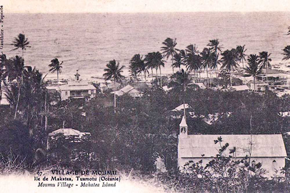 Village de Moumu, vue du haut de la falaise, Makatea. Photo Lucien Gauthier