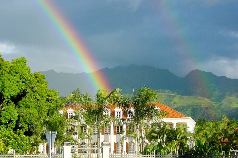 Arc en ciel sur la Mairie de Pirae, Tahiti