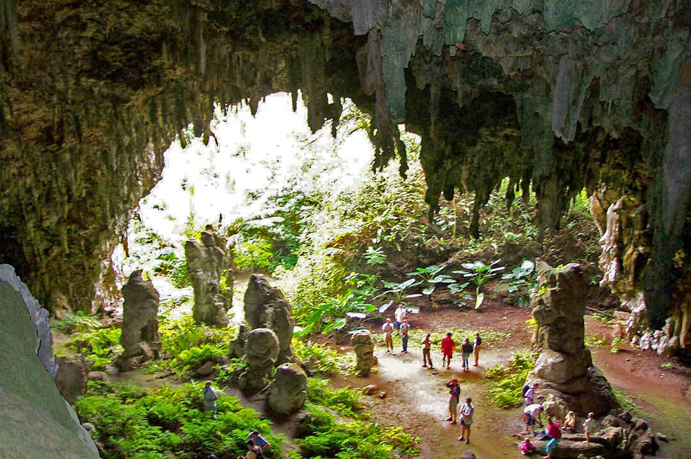 Ana Ae'o ou Grotte Mitterrand, Rurutu