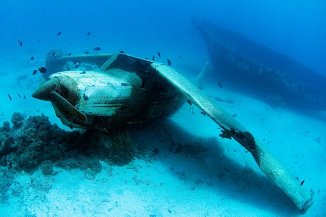 Epave du Cessna dans le lagon de Faa'a Photo Sylvain Girardot,