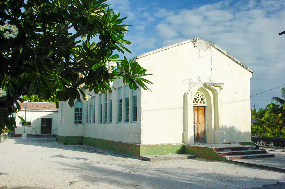 Ancienne église de Faaite, sans son clocher en 2003 © Tahiti Heritage