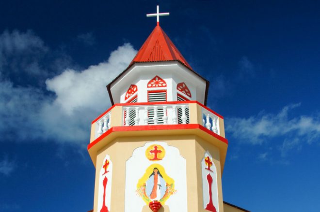 Clocher de la nouvelle église de Faaite