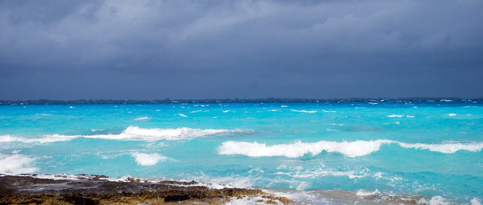 Le lagon de Fakarava sous le maramu, le vent du sud. © Tahiti Heritage