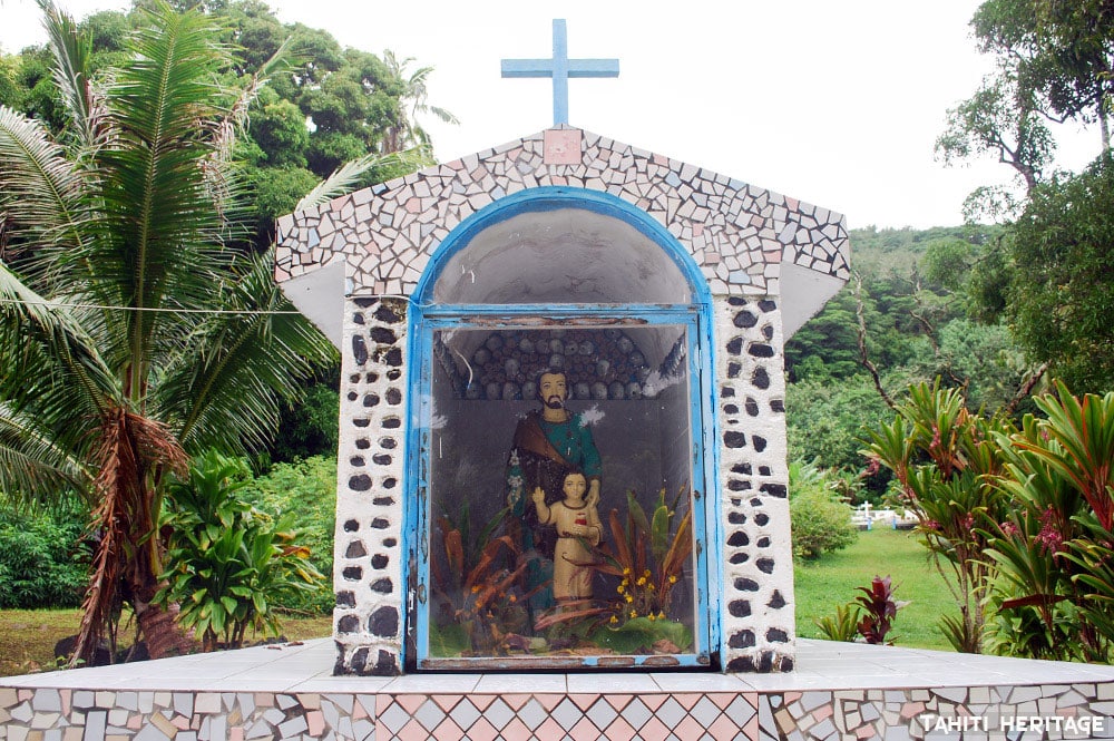 Statue de Saint-Joseph à Taku, Mangareva. © Tahiti Heritage