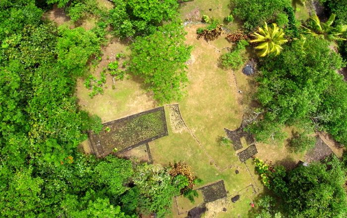 Site archéologique de Farehape, vallée de Papenoo. Photo Pierre Lesage