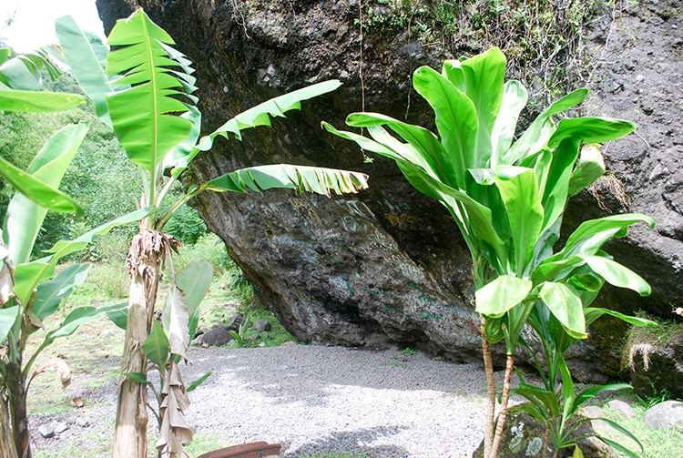 Abri Apaapauai de Farehape, vallée de la Papenoo