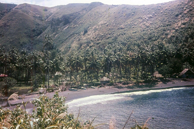 Baie de Tiarei en 1963. Photo Pierre Carabasse