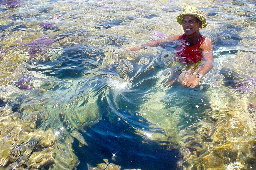 Trou bleu, Koko Oana au sud de Anaa. Photo J.P Baury