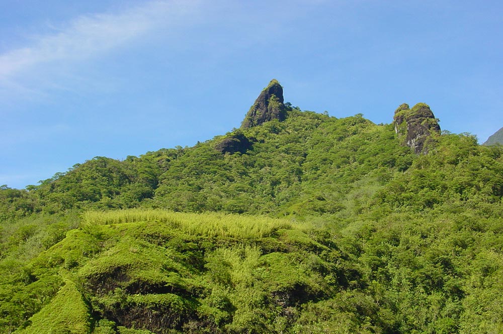 Sexe de Hiro ou colline de la lune, vallée de la Papenoo © Tahiti Heritage