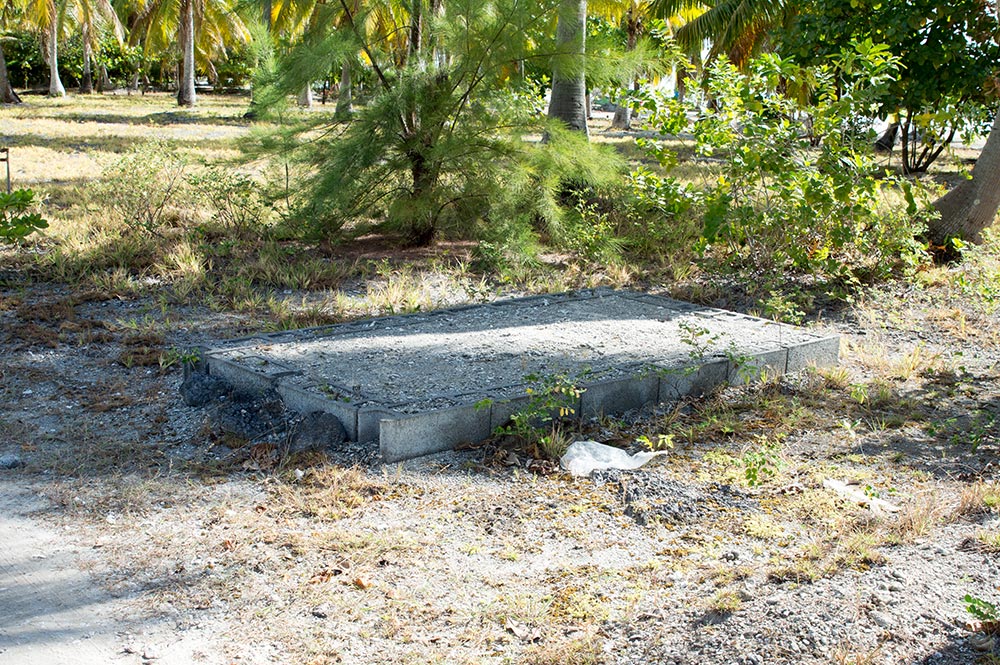 Tombe de Poe'ura à Tuherahera - Tikehau en 2016 © Tahiti Heritage