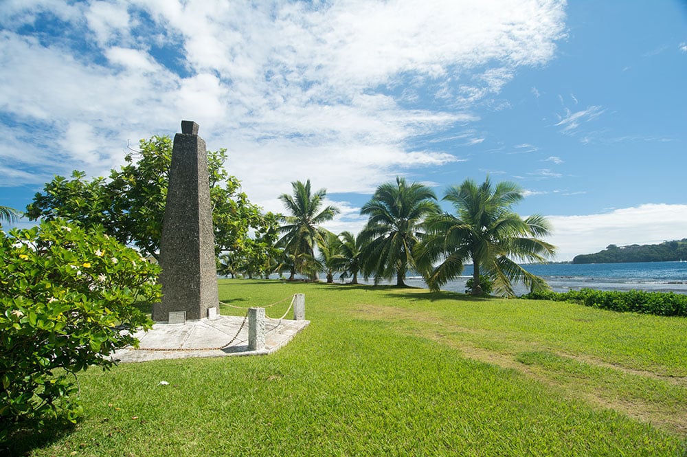 Obélisque de la Pointe Outuaiai, à Arue