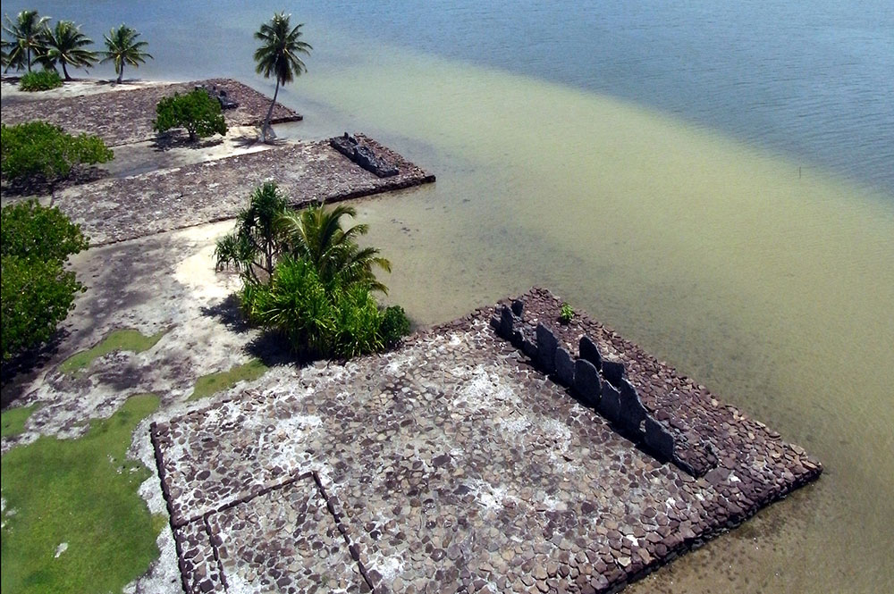 Marae Fare roi, Vaiotama à Maeva, Huahine. Photo Heidi Baumgartner.