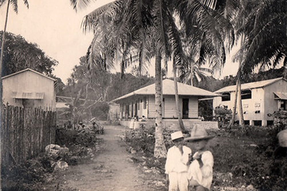 Maisons à Vaitepaua, Makatea, dans les années 1920