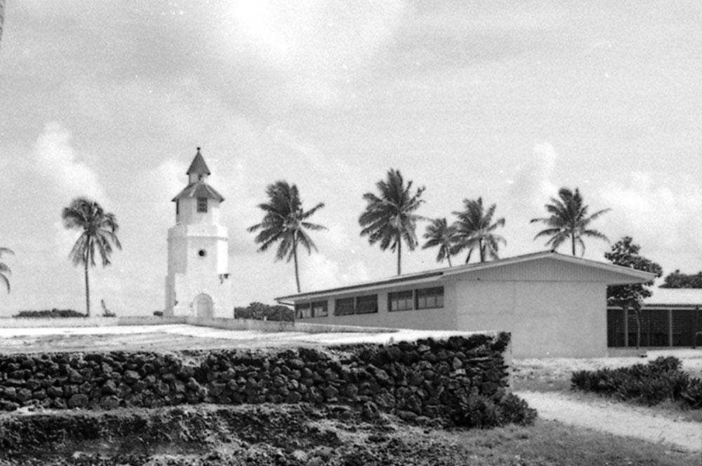 Le phare de Makemo en 1967. Coll. Tahiti Heritage