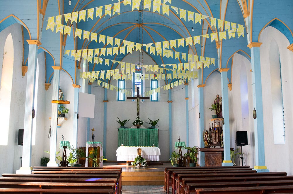 Intérieur de l'église Maria No Te Au de Tiputa - Rangiroa © Tahiti Heritage