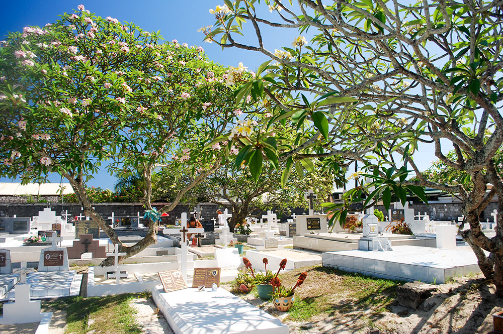 Cimetière de Arue, Tahiti. © Tahiti Heritage