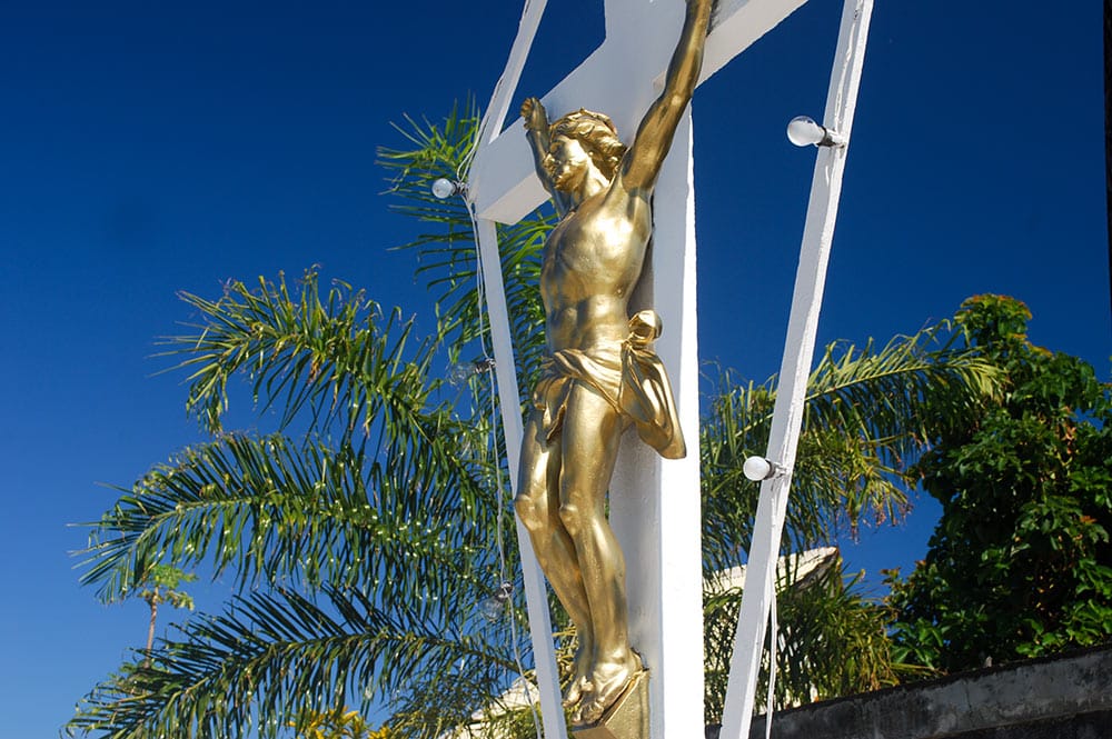 Christ du Cimetière de Arue, Tahiti. © Tahiti Heritage