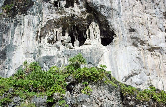 Grotte de la princesse espagnole à Makatea.