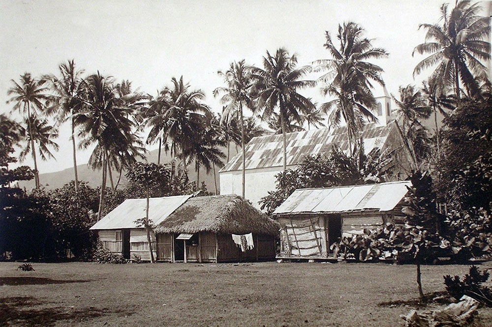 Eglise de Tautira en 1920. Photo W. Crake