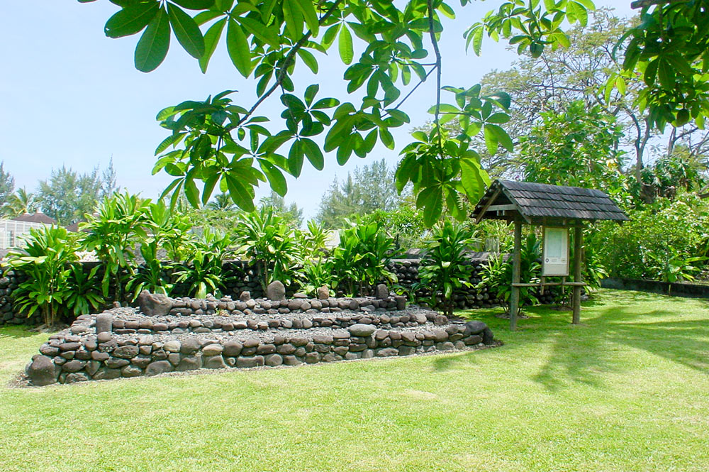 Cimetière royal des Pomare, à Arue, Tahiti © Tahiti Heritage