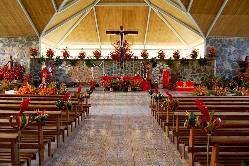 Intérieur de l'église Saint-Etienne de Hakahau, Ua Pou, Marquises