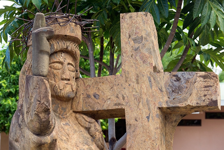 Statue de l'église Christ-Roi de Faa'a, Tahiti. 2015