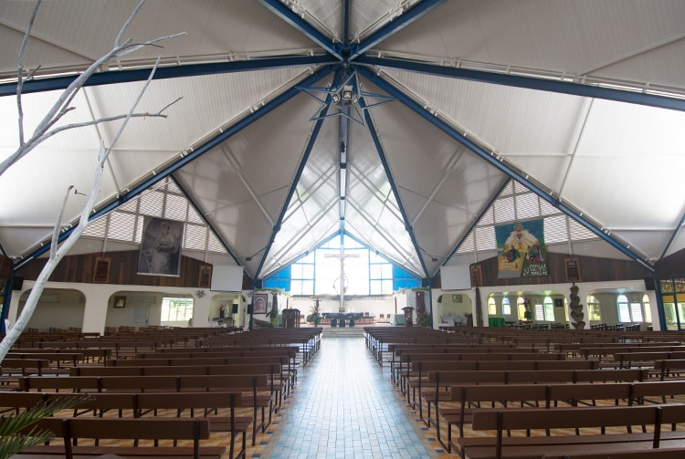 Intérieur de l'église Saint-Paul de Mahina, Tahiti 2015 © Tahiti Heritage
