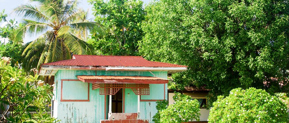 Maison bleue de Napuka, Tuamotu © Tahiti Heritage